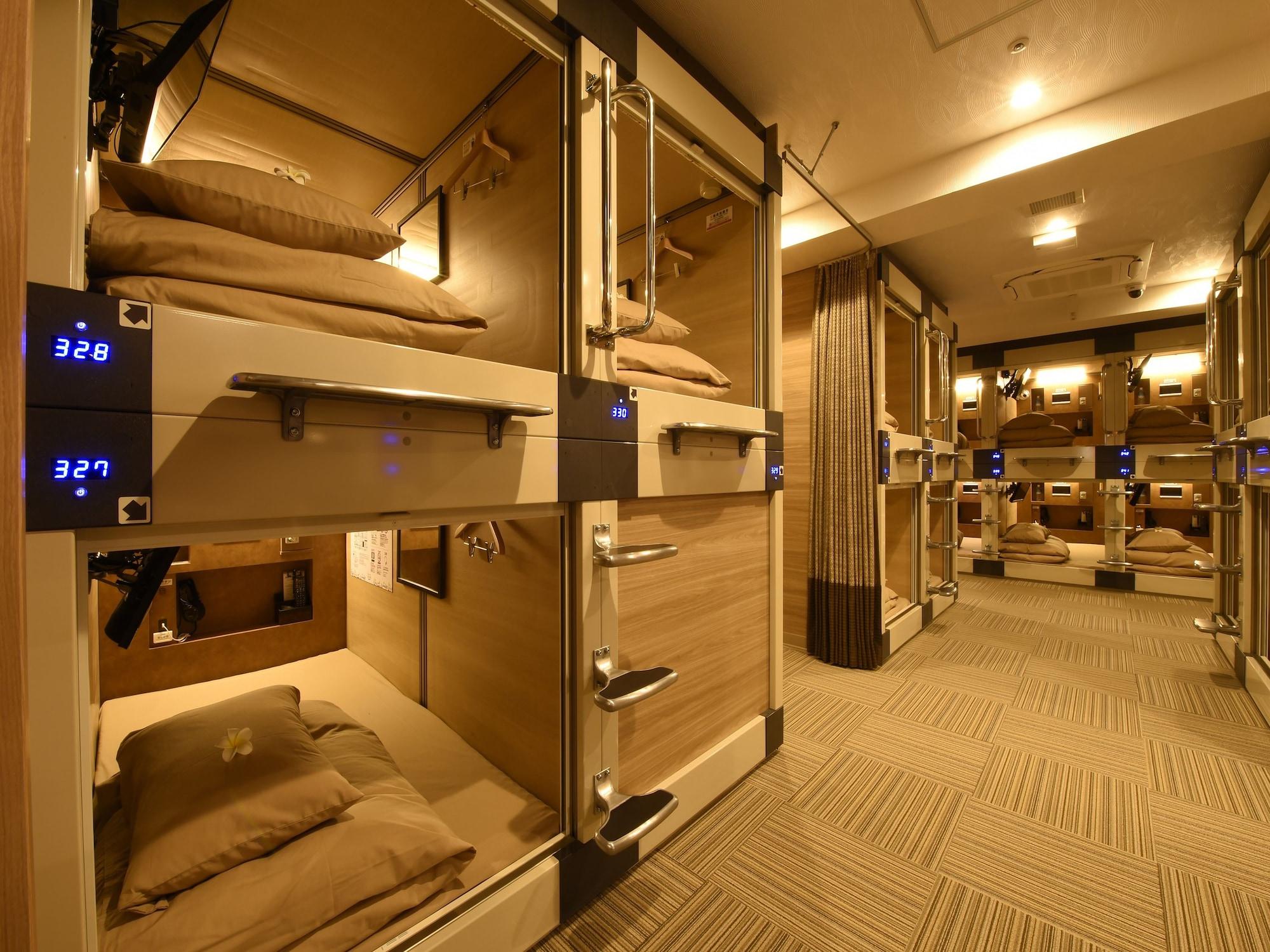 Capsule Hotel Anshin Oyado Premium Resort Kyoto Shijo Karasuma Exterior photo